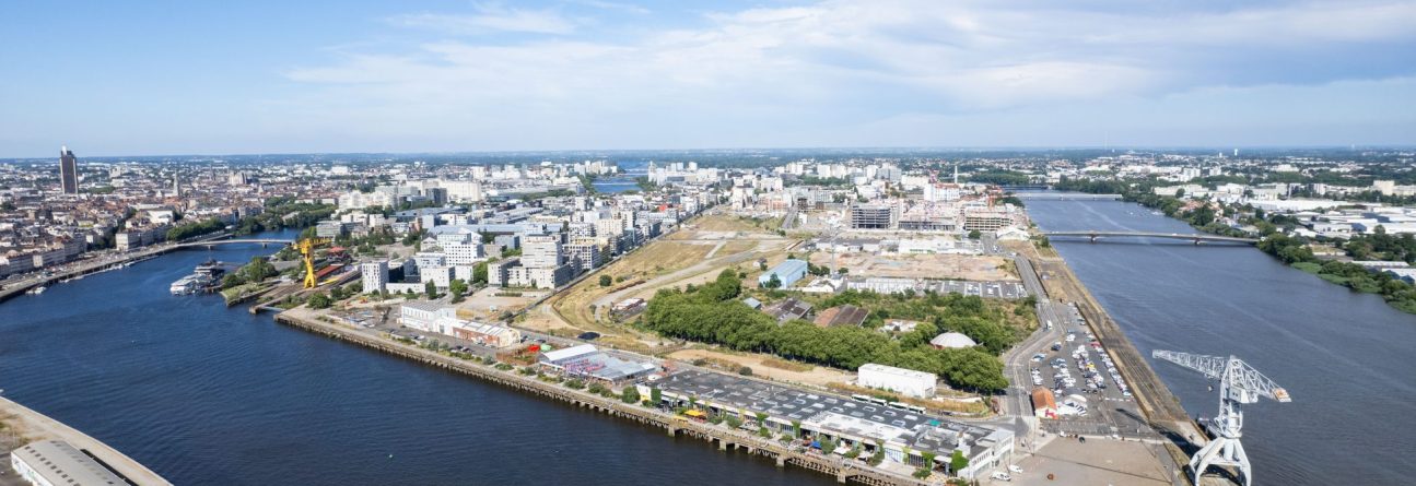 Vue aérienne sud-ouest de l'île de Nantes depuis Sainte-Anne / Bas-Chantenay. (Loire-Atlantique) 07/2024 © IRIS Pictures/Samoa